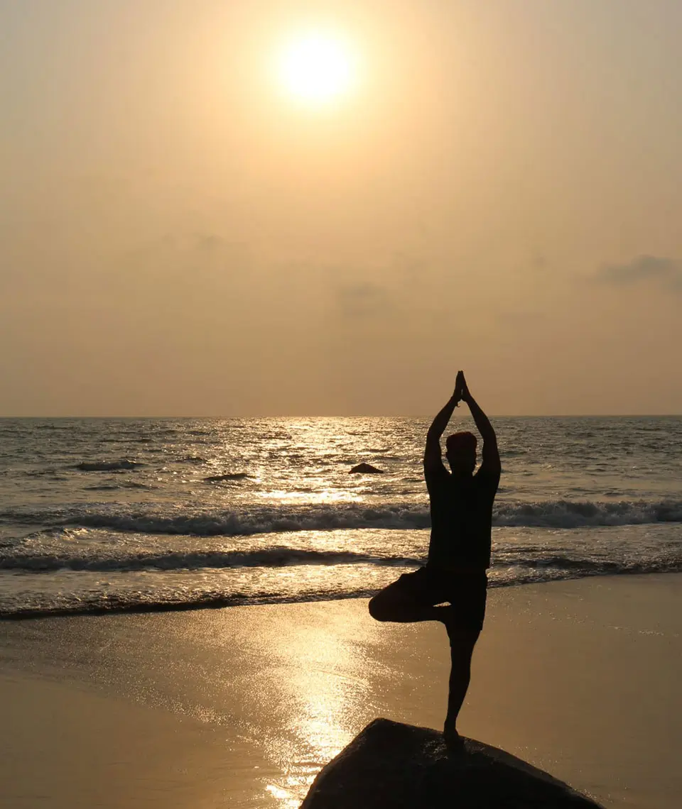 Participants practicing Ganga meditation during 9 days yoga retreats in Rishikesh